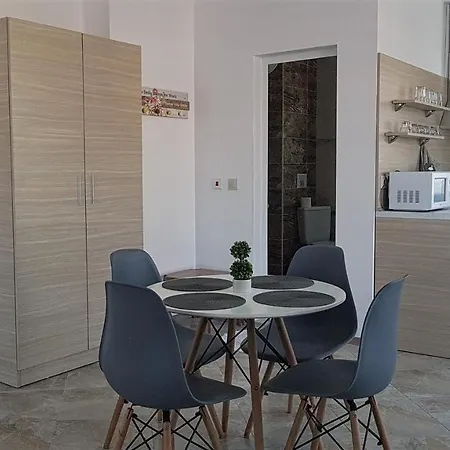 Πανσιόν Odesos