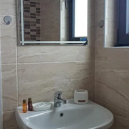 Odesos Πανσιόν 2*