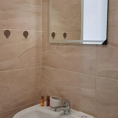 Odesos Πανσιόν