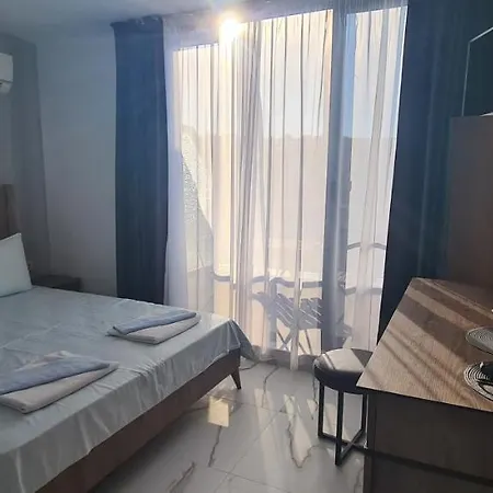 Odesos Πανσιόν