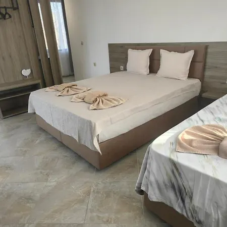 Casa de hóspedes Odesos 2*