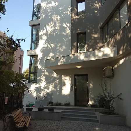 Guest house Odesos 2*